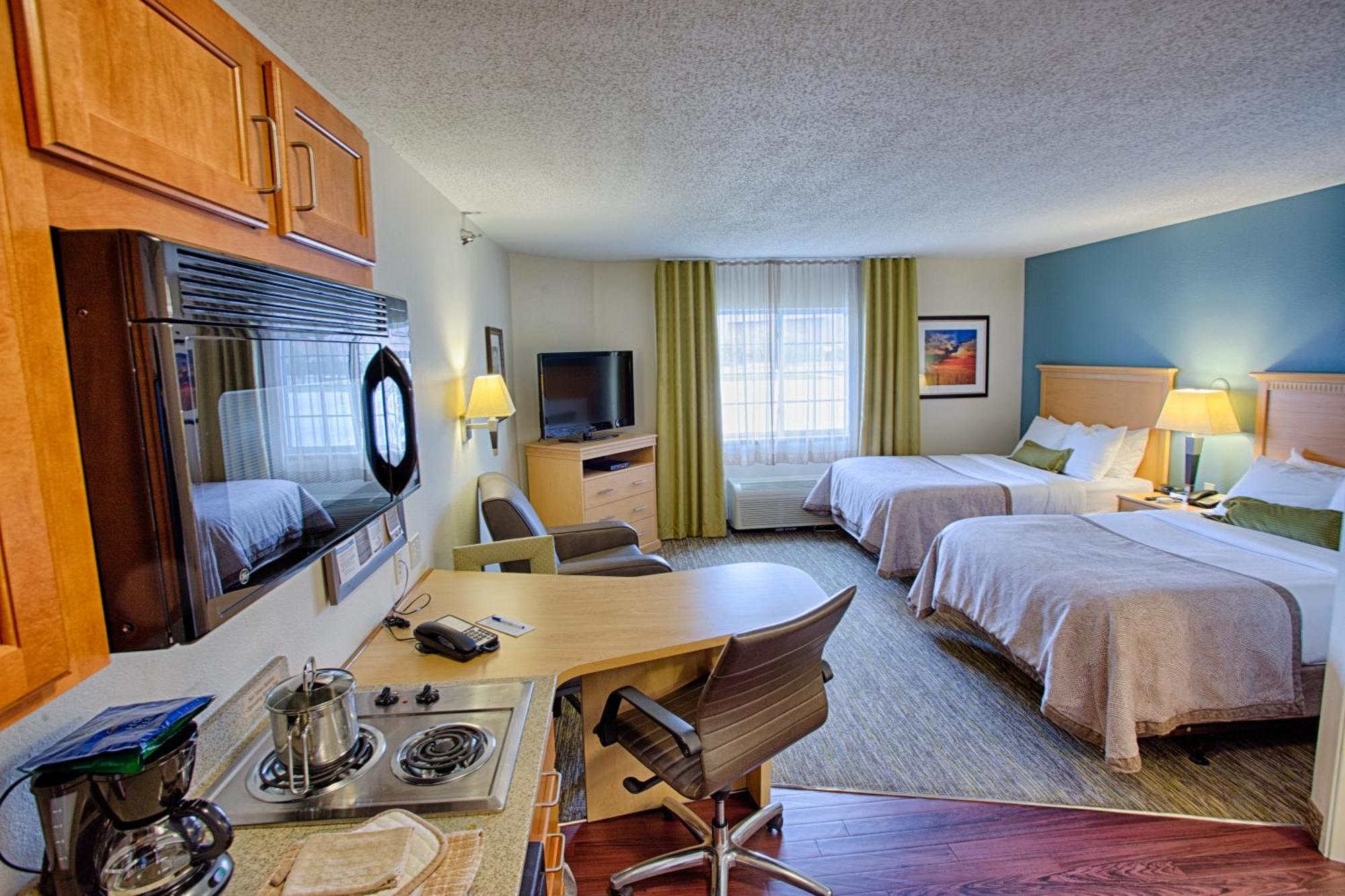Studio Suite Two Queen Beds,824636261:JPEG